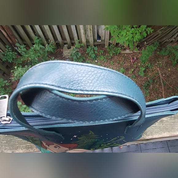 Loungefly Peter Pan & Tinkerbell pixie dust carryall - Picture 6 of 12